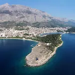 With Parking Space - 6850 Apartman Makarska