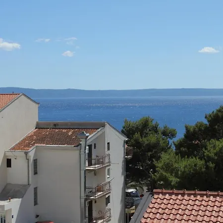 With A Parking Space - 6850 Makarska