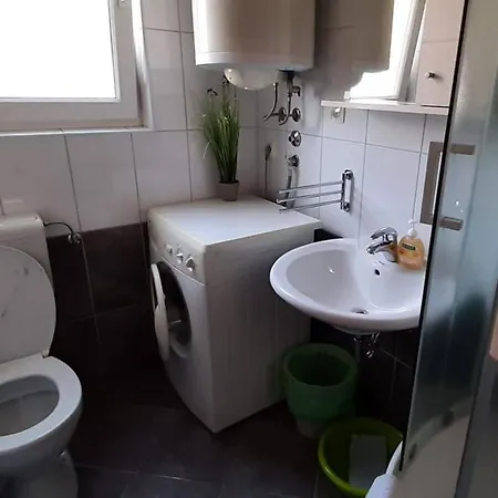 Apartment With A Parking Space - 6850