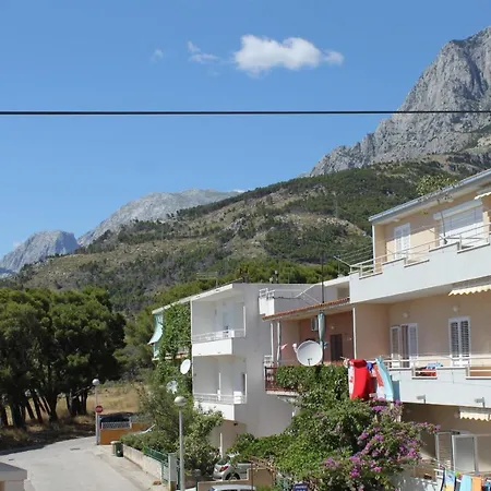 With A Parking Space - 6850 * Makarska