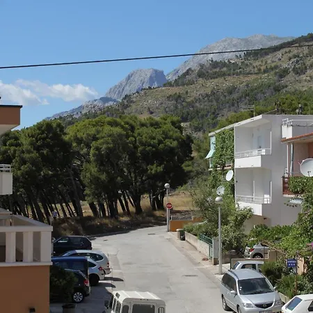 With A Parking Space - 6850 Makarska