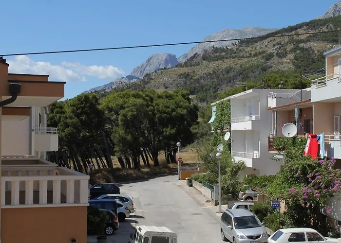 With Parking Space - 6850 Μακάρσκα